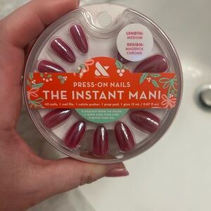 Olive & June Magenta Press-On Nails